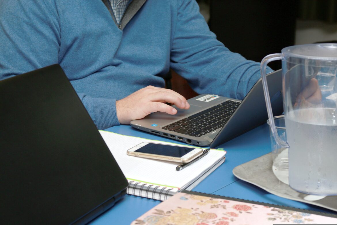office-gdf371b6b9_1920