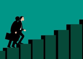 Deja de construir un negocio que te atrapa y comienza a escalar los 5 niveles hacia la libertad financiera